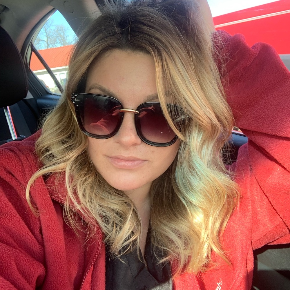 Meet your Posher, Mikala